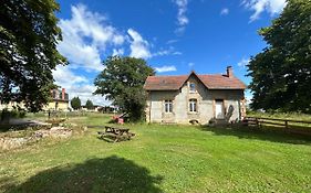 Gîte chaumière château de la Bouchatte
